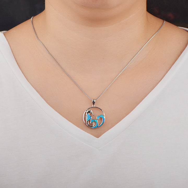 Collier avec vague d'hippocampe en opale bleue Olivenorma