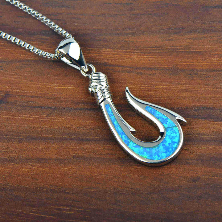 Collier avec pendentif en forme de hameçon en opale bleue Olivenorma