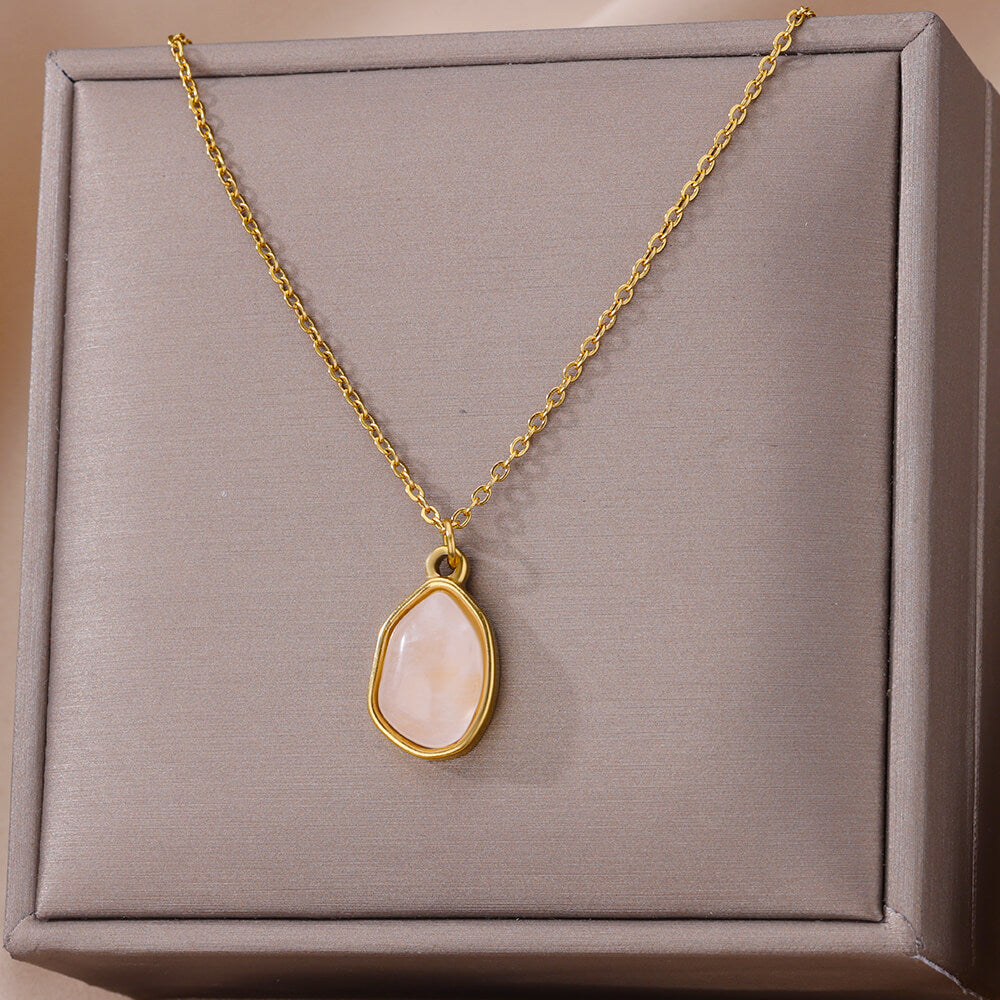 Collier pendentif en pierre irrégulière Olivenorma en acier titane et or 18 carats