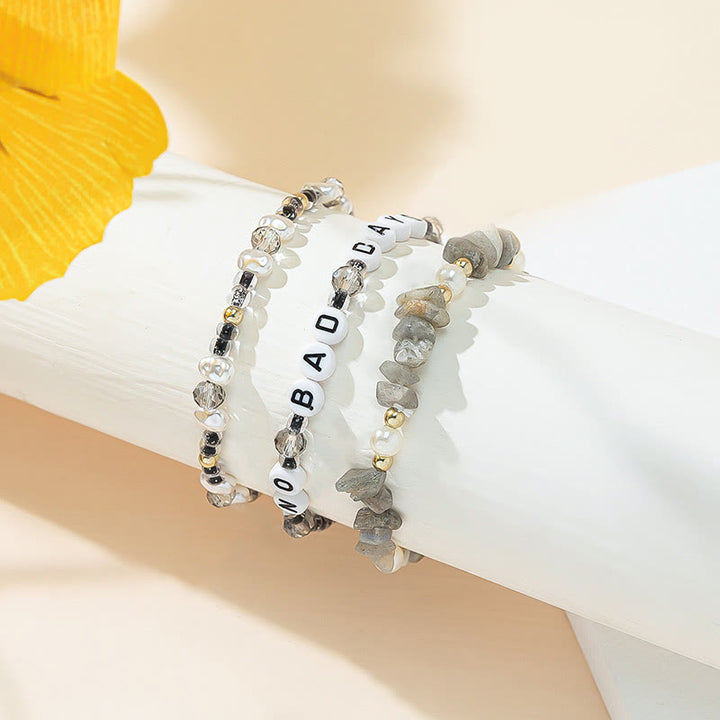 Ensemble de bracelets à trois rangs en perles de cristal Olivenorma « No Bad Days » 