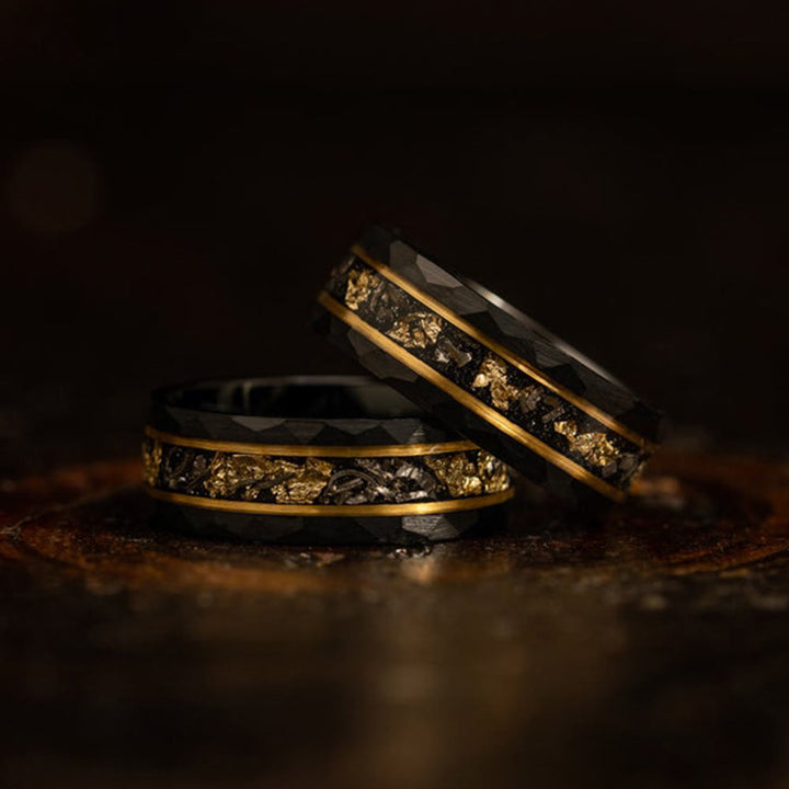 Bague en tungstène avec météorite noire et feuille d'or Olivenorma