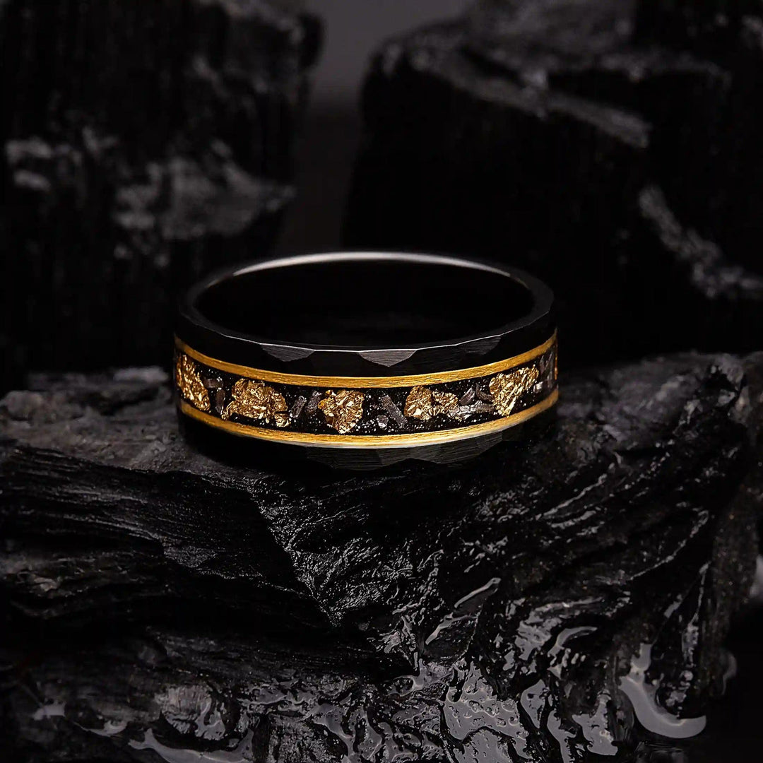 Bague en tungstène avec météorite noire et feuille d'or Olivenorma