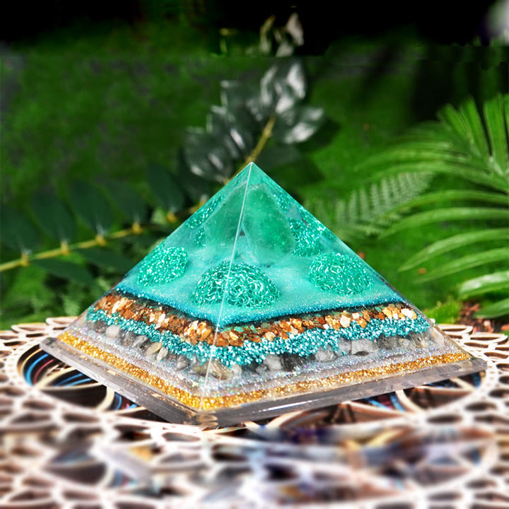 Pyramide d'orgone de guérison en fluorite verte et labradorite Olivenorma