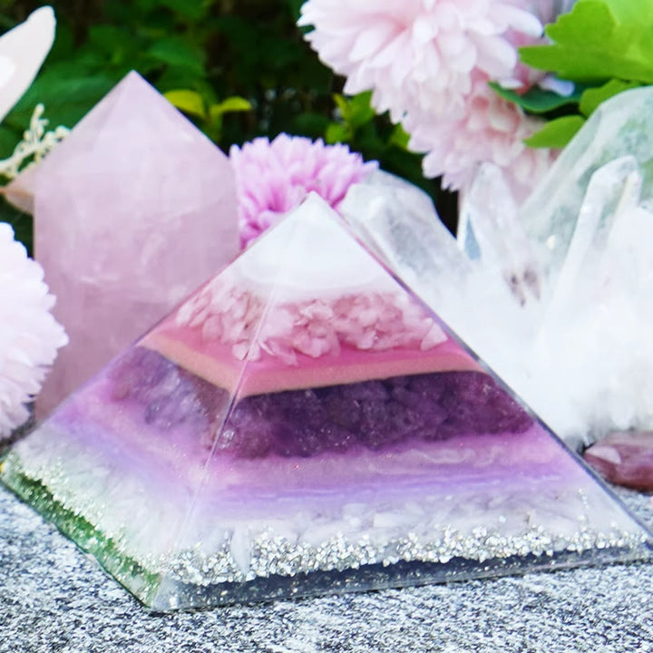 Pyramide d'orgone d'amour en quartz rose fraise améthyste Olivenorma