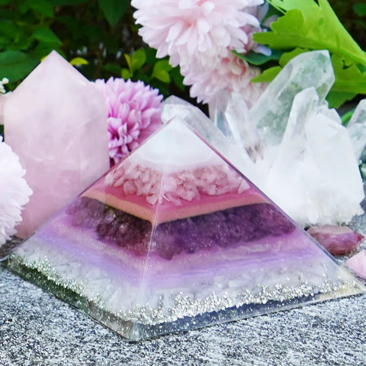 Pyramide d'orgone d'amour en quartz rose fraise améthyste Olivenorma