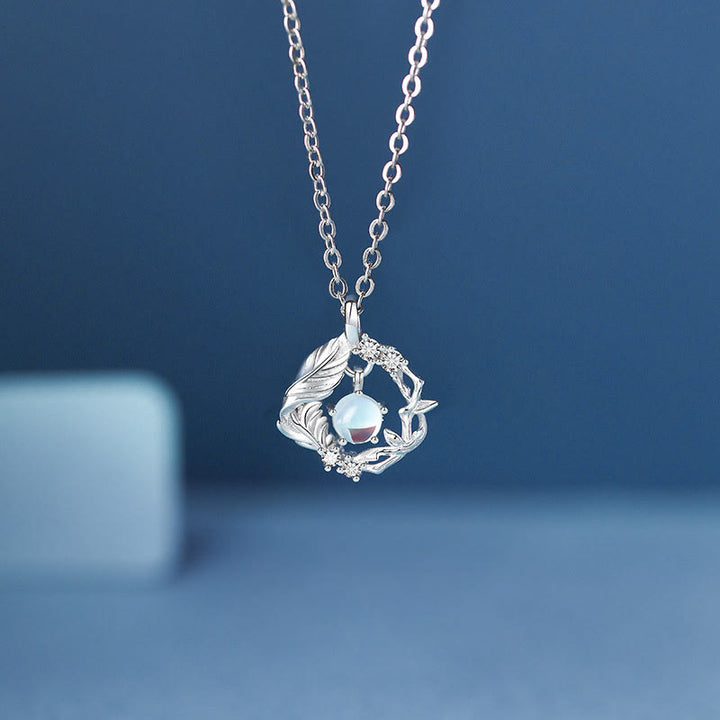 Collier en pierre de lune Olivenorma « Gomme Bleue et Oiseau » 
