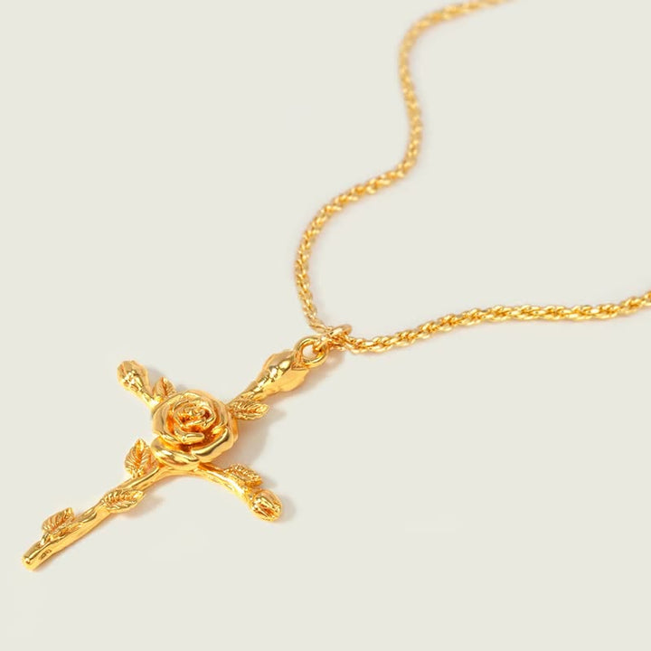 Collier délicat avec fleur de naissance plaquée or 18 carats Olivenorma