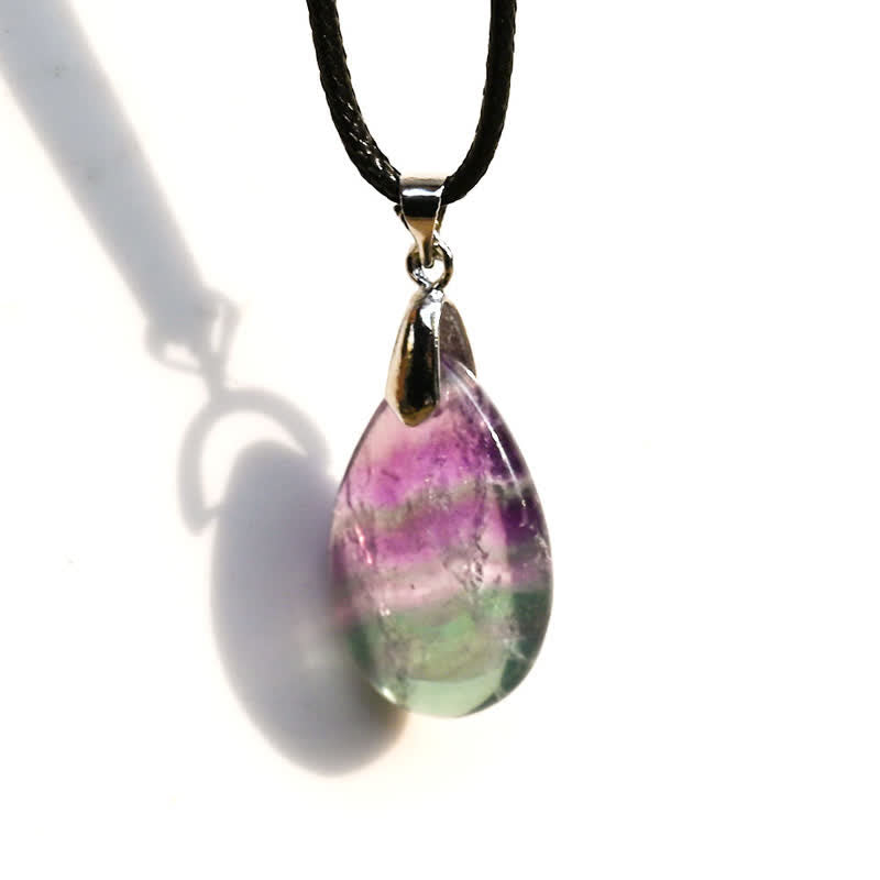 Collier avec pendentif en forme de goutte d'eau en fluorite naturelle Olivenorma