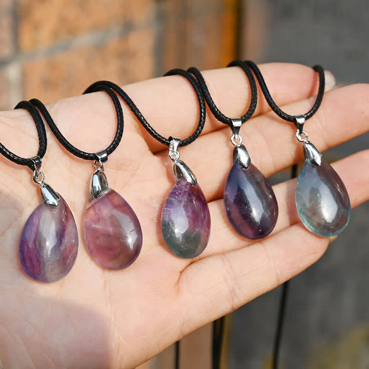 Collier avec pendentif en forme de goutte d'eau en fluorite naturelle Olivenorma