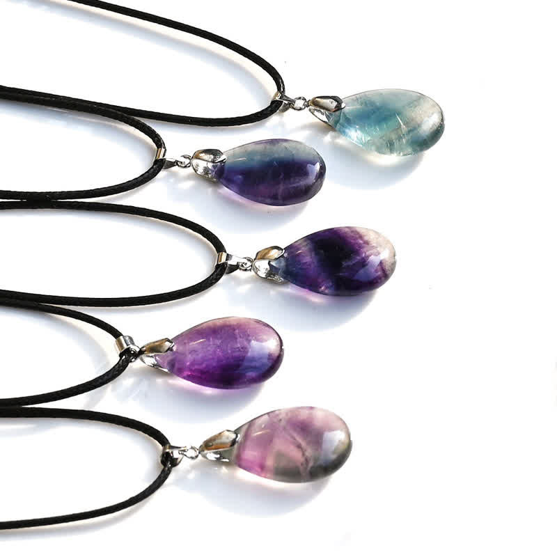 Collier avec pendentif en forme de goutte d'eau en fluorite naturelle Olivenorma