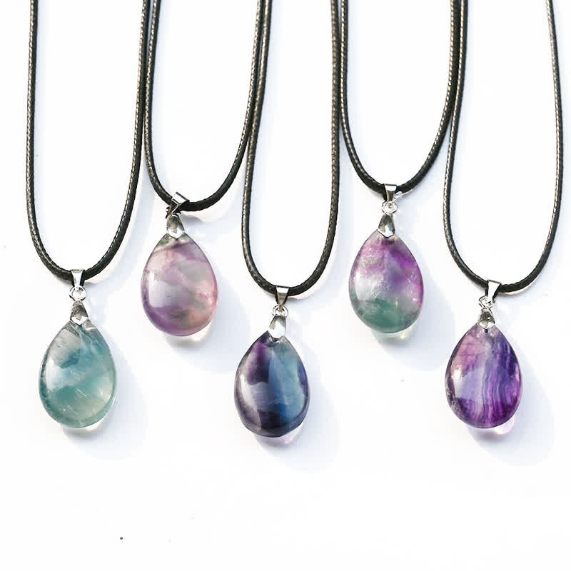 Collier avec pendentif en forme de goutte d'eau en fluorite naturelle Olivenorma