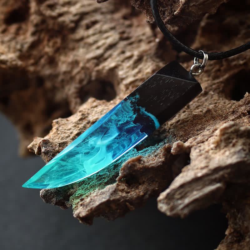 Collier pendentif lumineux en résine de bois Olivenorma