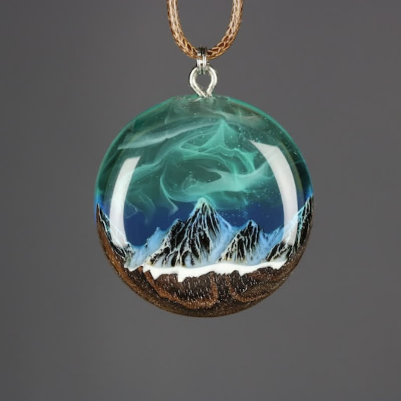 Collier pendentif rond en résine de bois Olivenorma Aurora Borealis 