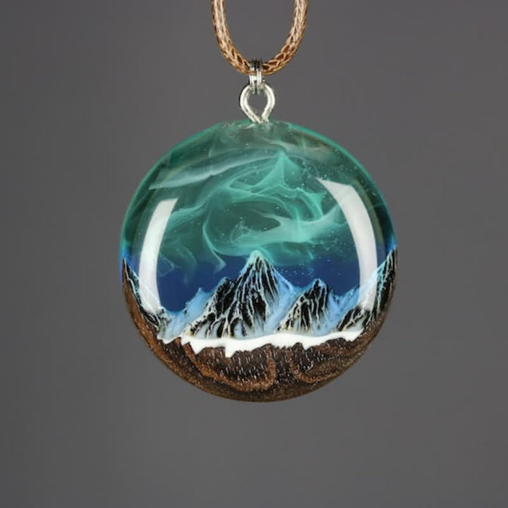 Collier pendentif rond en résine de bois Olivenorma Aurora Borealis 