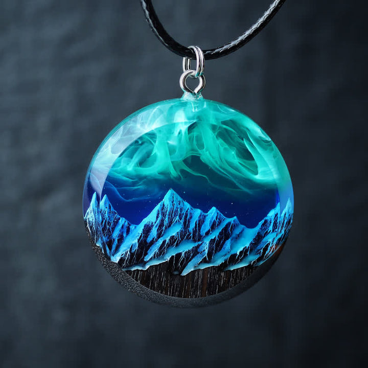 Collier pendentif rond en résine de bois Olivenorma Aurora Borealis 