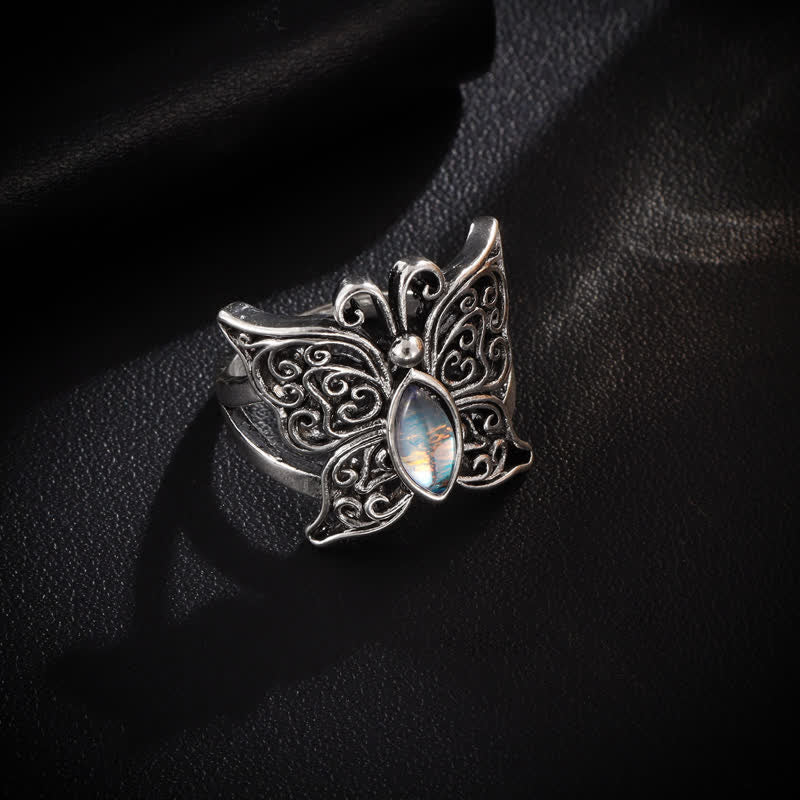 Bague vintage en pierre de lune avec papillon Olivenorma