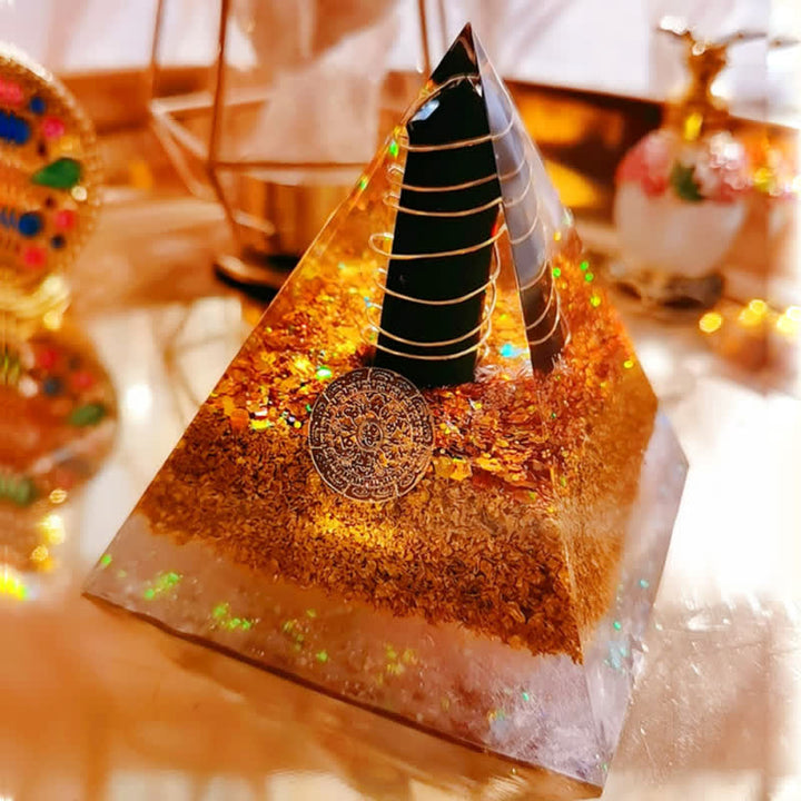 Pyramide d'orgone en cristal transparent avec prisme d'obsidienne Olivenorma