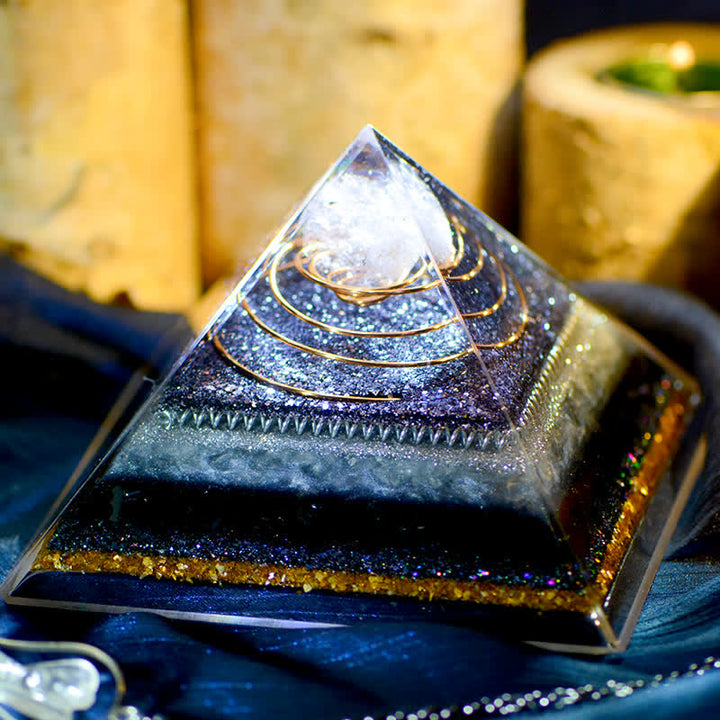 Pyramide orgonite en obsidienne cristalline transparente haute fréquence Olivenorma