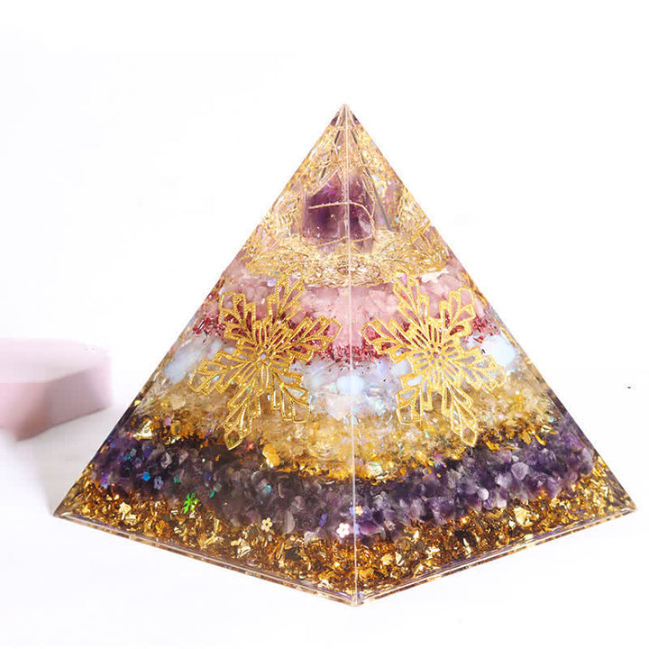 Pyramide d'orgone en cristal naturel de 15 cm fabriquée à la main par Olivenorma