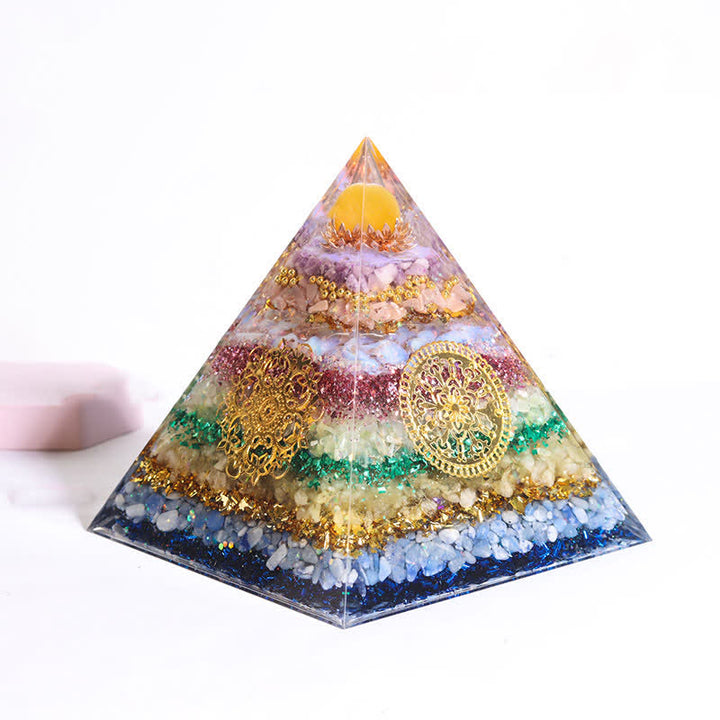 Pyramide d'orgone en cristal naturel de 15 cm fabriquée à la main par Olivenorma