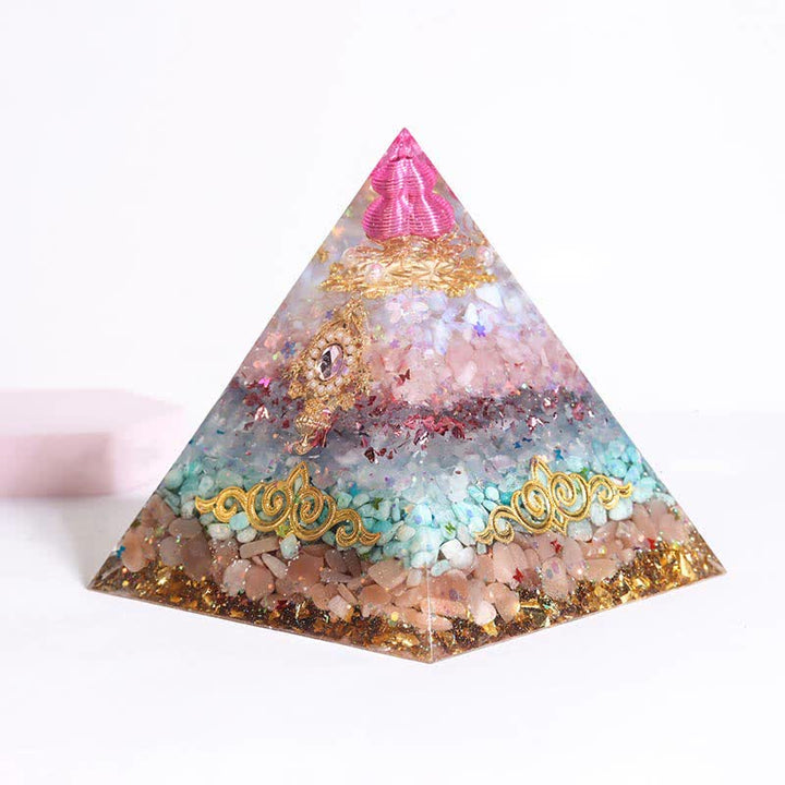 Pyramide orgonite collectrice d'énergie de 12 cm fabriquée à la main par Olivenorma