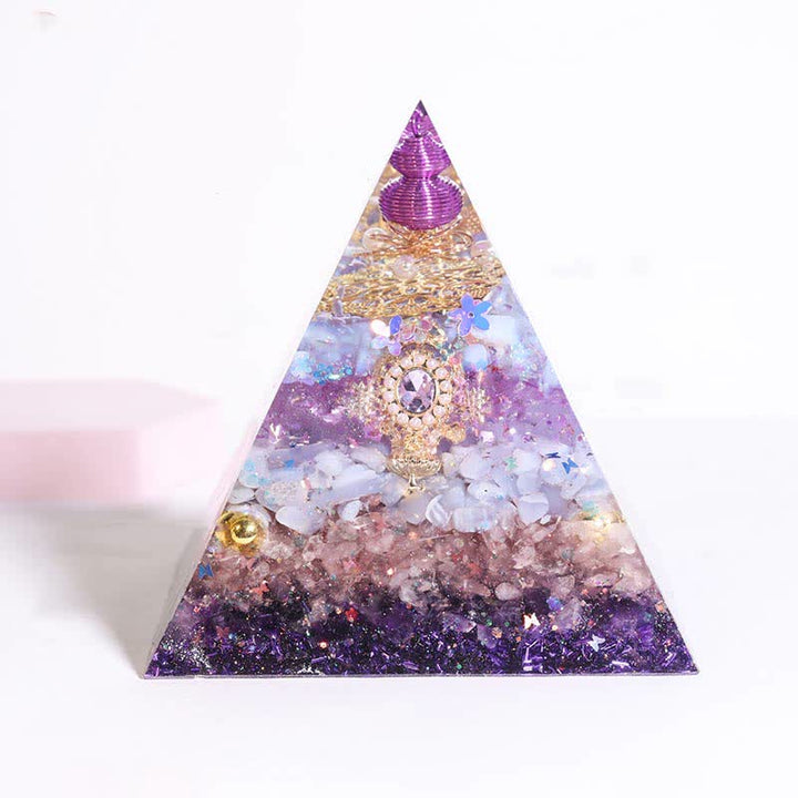 Pyramide orgonite collectrice d'énergie de 12 cm fabriquée à la main par Olivenorma