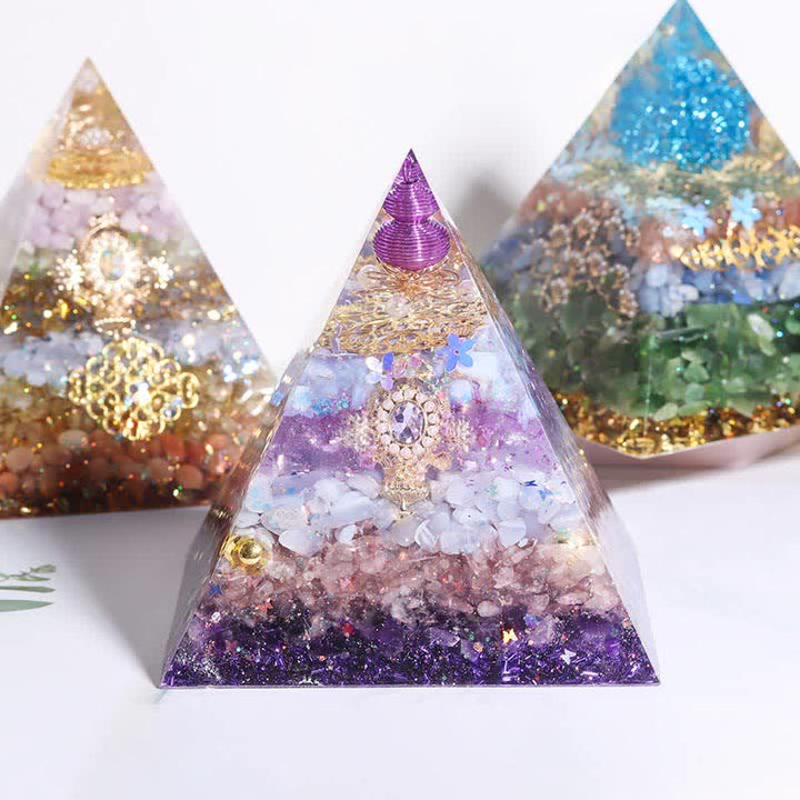 Pyramide orgonite collectrice d'énergie de 12 cm fabriquée à la main par Olivenorma