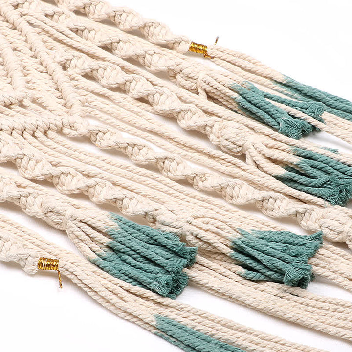 Tapisserie murale tissée en macramé vert et beige Olivenorma