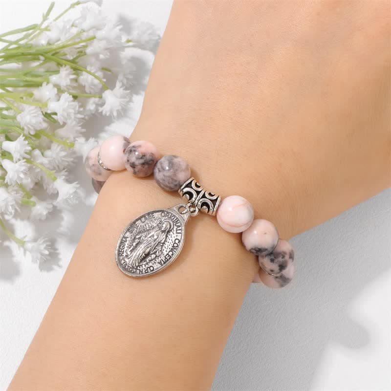 Bracelet pendentif plaque nominative Jésus en perles de tourmaline prune Olivenorma 