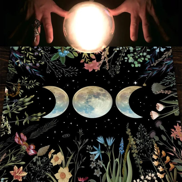 Nappe de tarot divinatoire avec symbole de la triple déesse de la lune Olivenorma