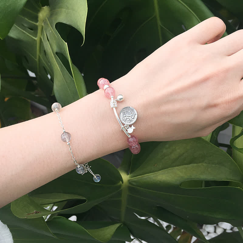 Bracelet pendentif clochette chat en perles de quartz fraise Olivenorma 