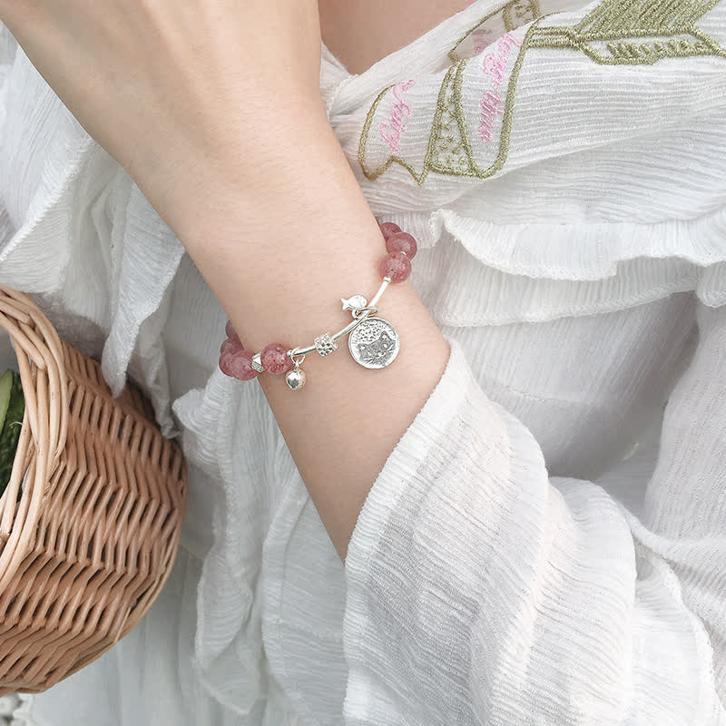 Bracelet pendentif clochette chat en perles de quartz fraise Olivenorma 