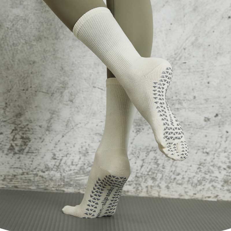 Chaussettes de yoga et pilates antidérapantes à cinq orteils de couleur unie Olivenorma 