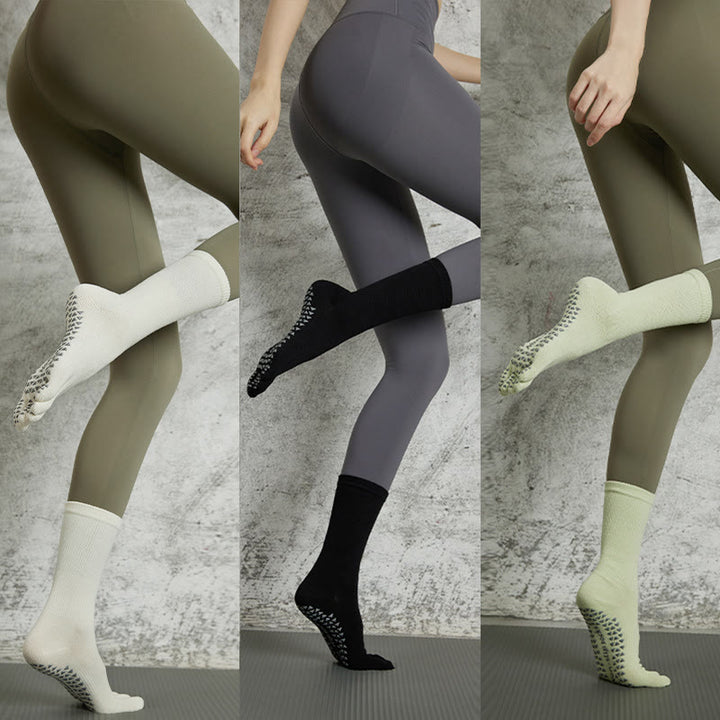 Chaussettes de yoga et pilates antidérapantes à cinq orteils de couleur unie Olivenorma 