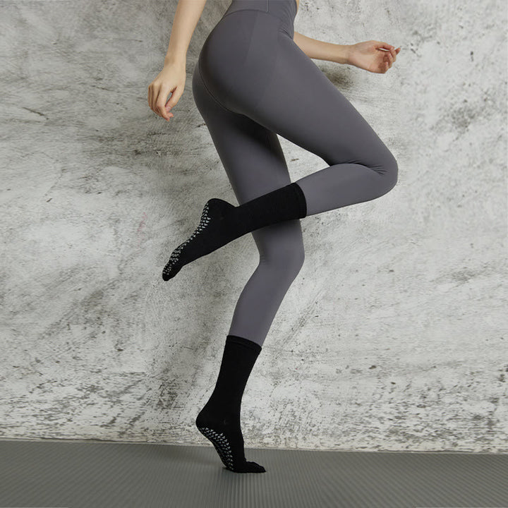 Chaussettes de yoga et pilates antidérapantes à cinq orteils de couleur unie Olivenorma 