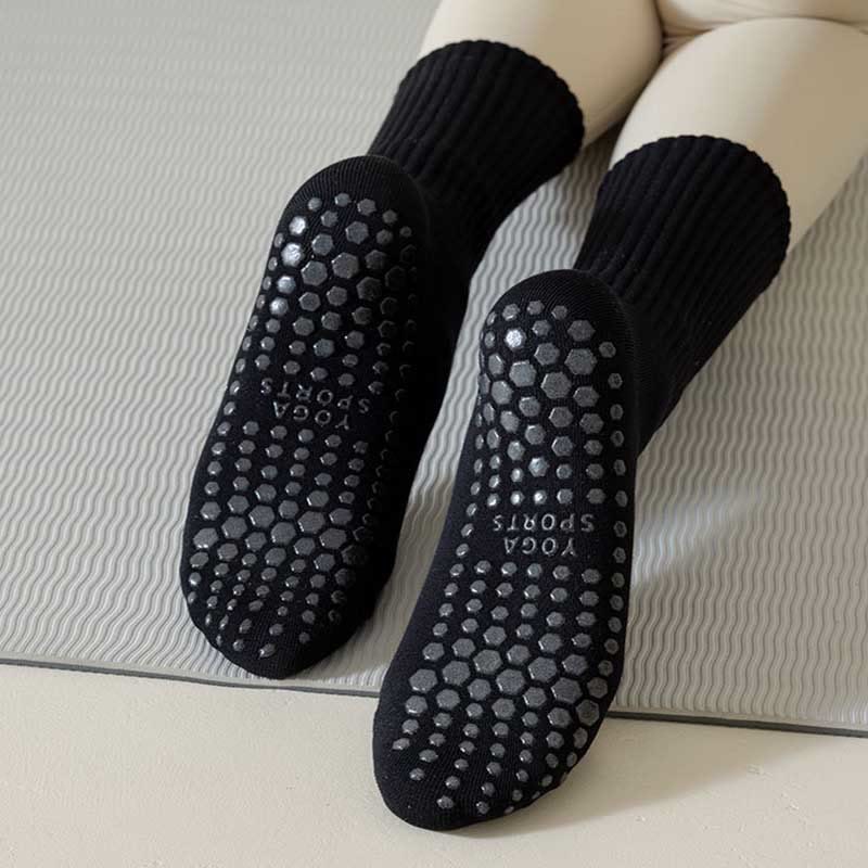 Chaussettes de yoga Olivenorma rayées texturées, antidérapantes et confortables pour le Pilates et la barre, en coton respirant. - image 10
