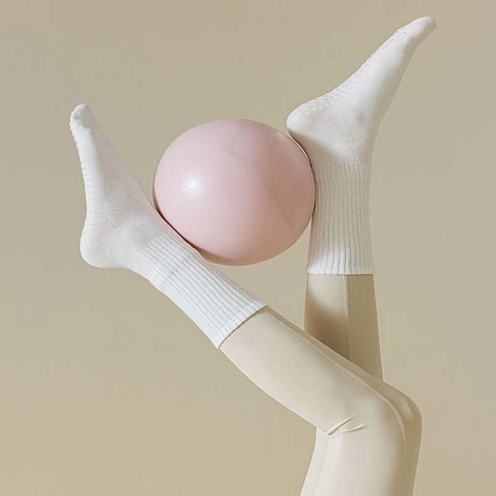 Chaussettes de yoga Olivenorma rayées texturées, antidérapantes et confortables pour le Pilates et la barre, en coton respirant. - image 13