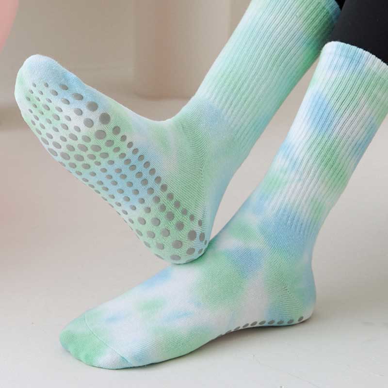 Chaussettes de Pilates et de yoga Olivenorma, modèle mi-haut, à motif tie-dye, antidérapantes et respirantes, avec un design extensible et confortable. - image 11