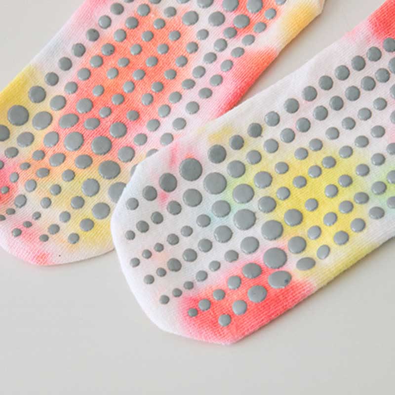 Chaussettes de Pilates et de yoga Olivenorma, modèle mi-haut, à motif tie-dye, antidérapantes et respirantes, avec un design extensible et confortable. - image 8