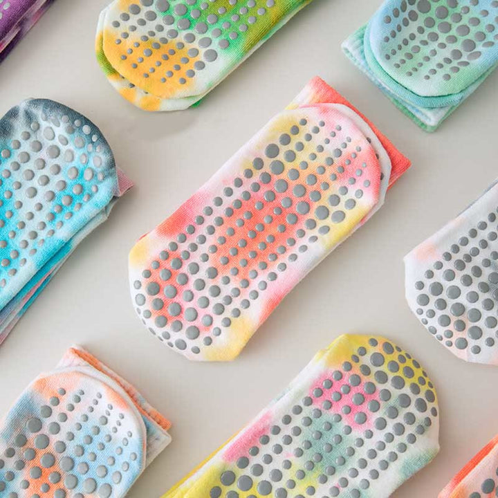 Chaussettes de Pilates et de yoga Olivenorma, modèle mi-haut, à motif tie-dye, antidérapantes et respirantes, avec un design extensible et confortable. - image 24