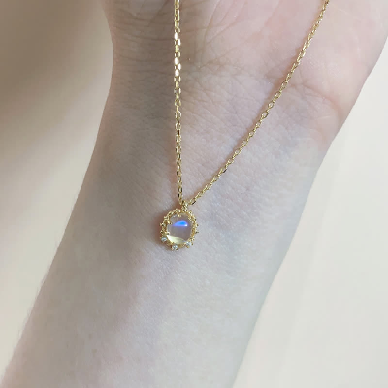 Collier avec pendentif en pierre de lune bleue Olivenorma 