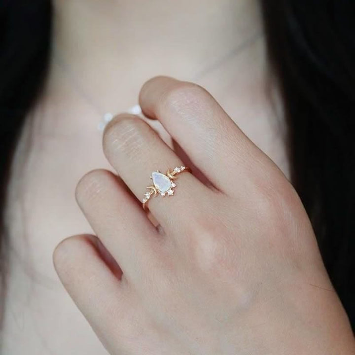 Bague ajustable vintage en pierre de lune « Déesse du clair de lune » Olivenorma