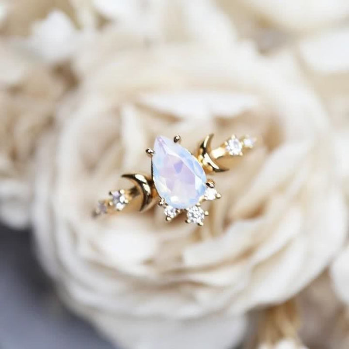 Bague ajustable vintage en pierre de lune « Déesse du clair de lune » Olivenorma