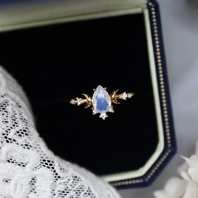 Bague ajustable vintage en pierre de lune « Déesse du clair de lune » Olivenorma