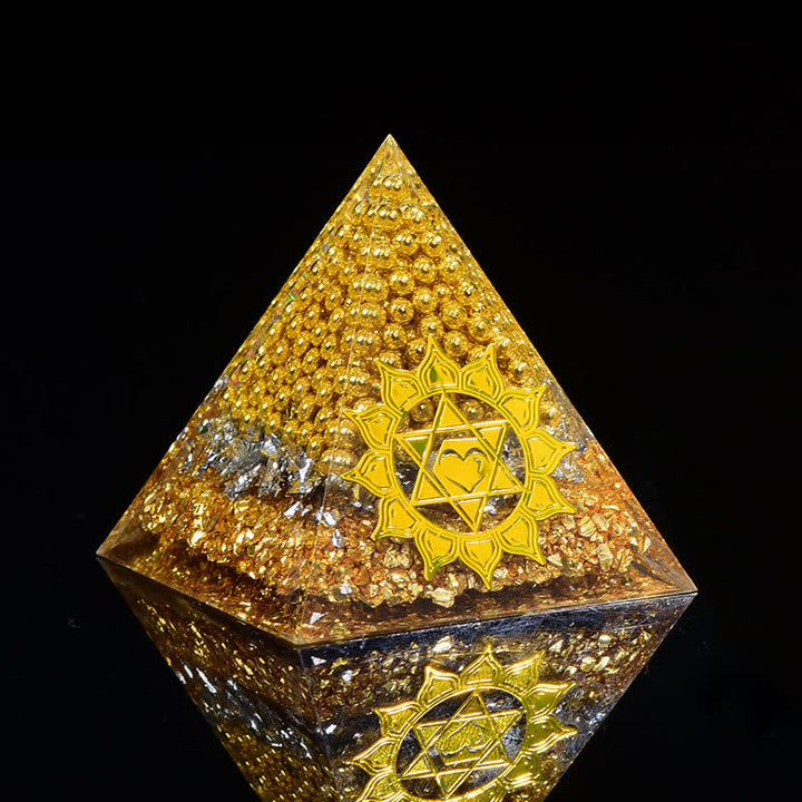 Pyramide d'orgone en cristal clair de citrine « attirant la richesse » Olivenorma