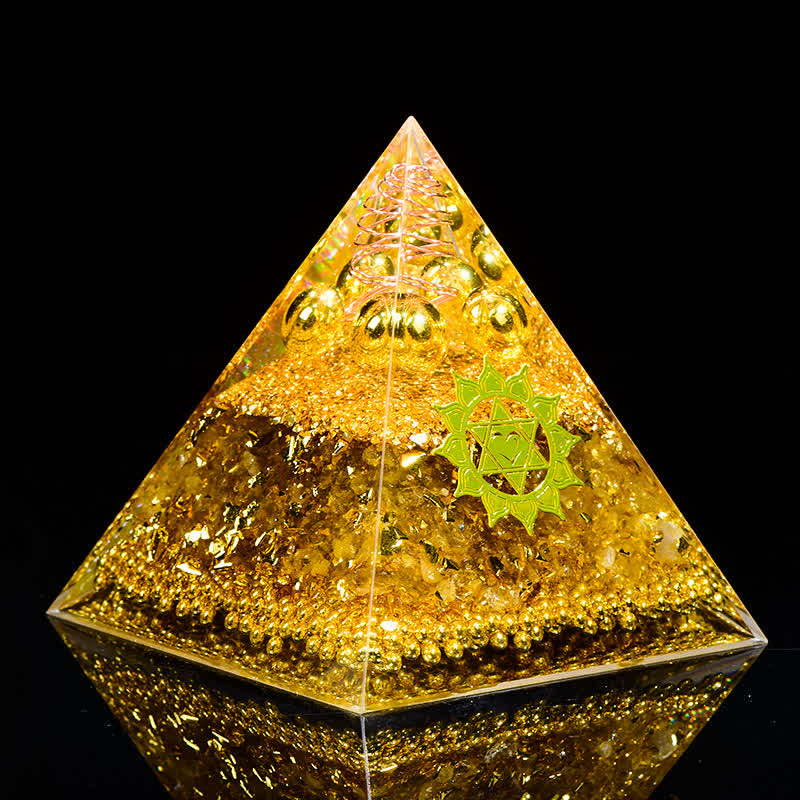 Pyramide d'orgone en cristal clair de citrine « attirant la richesse » Olivenorma
