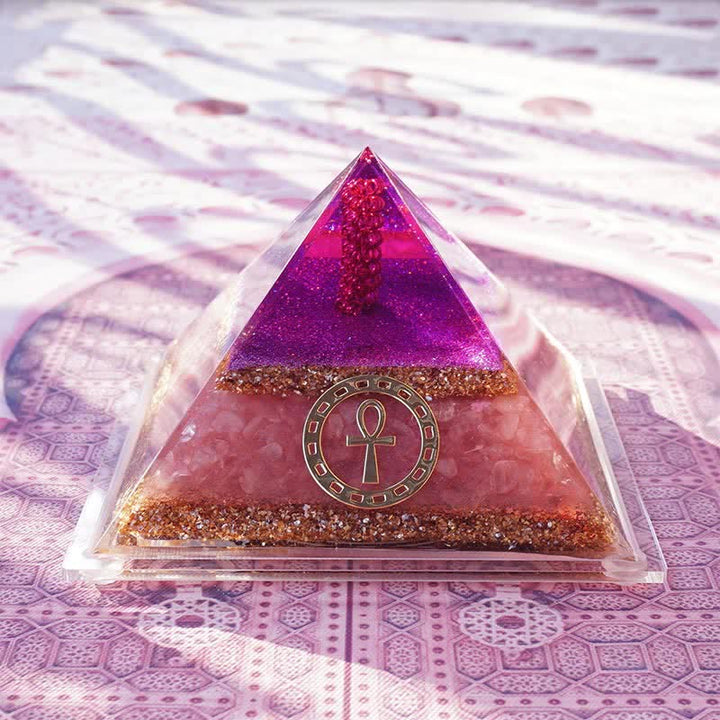Pyramide d'orgone en quartz rose Olivenorma « Clé de vie Ankh »