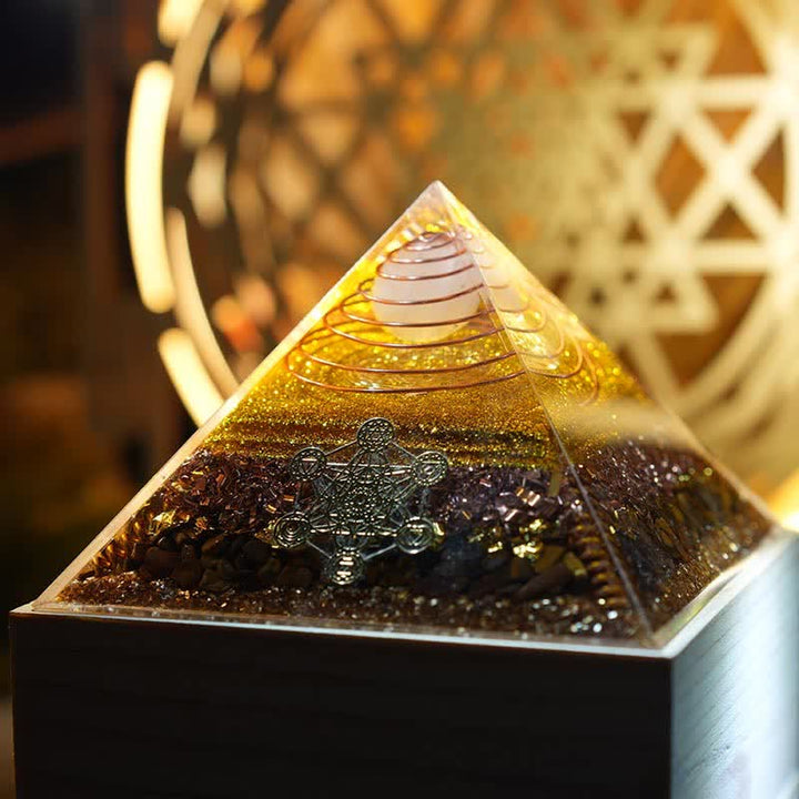 Pyramide d'orgone en pierre naturelle Olivenorma « Lumière de la Fortune »