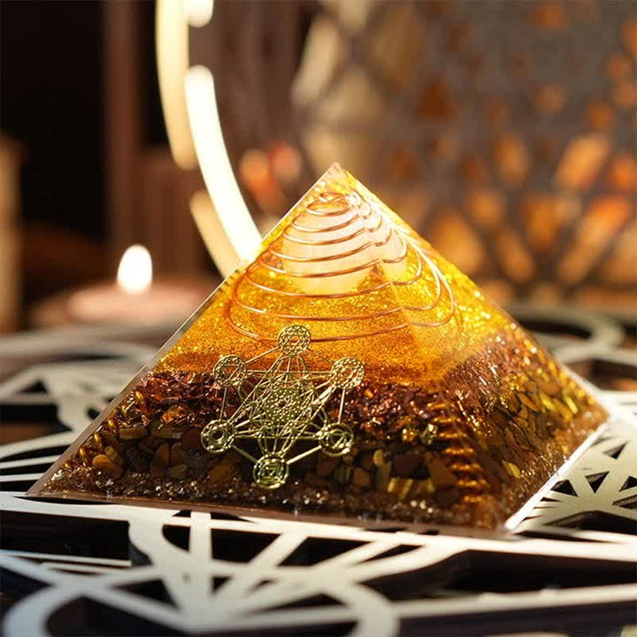 Pyramide d'orgone en pierre naturelle Olivenorma « Lumière de la Fortune »