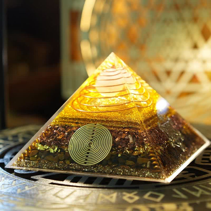 Pyramide d'orgone en pierre naturelle Olivenorma « Lumière de la Fortune »